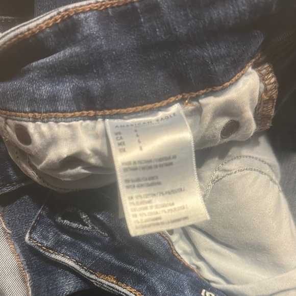 American Eagle Outfitters Blue High-Waisted Jean Shorts - Picture 4 of 5